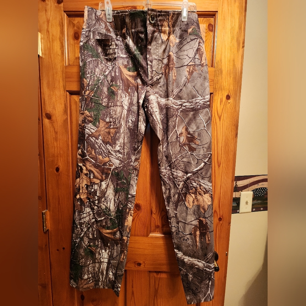 Under Armour Realtree Camoflauge Pants, NWT